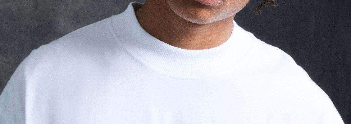 Custom T-Shirts for Startups: How to Build a Strong Brand with the Right Manufacturer